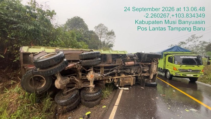 Kecelakaan lalu lintas yang terjadi di Muba melibatkan dua kendaraan.