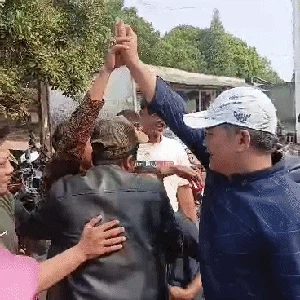Sorak-sorai dan Asa Warga ke Tukang Sampah Terpilih Jadi Kades di Bekasi
