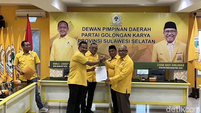 Ketua DPD I Golkar Sulawesi Selatan (Sulsel) Ilham Arief Sirajuddin (IAS) menunjuk Wakil Ketua DPRD Bone Irwandi Burhan sebagai Plt Ketua DPD II Golkar Bone.