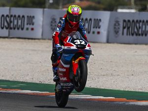 Top! Kiandra Pebalap Sleman Bikin Merah Putih Berkibar di Moto3 Junior Italia