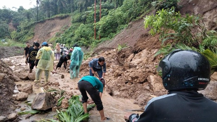 Longsor terjadi di wilayah Agam