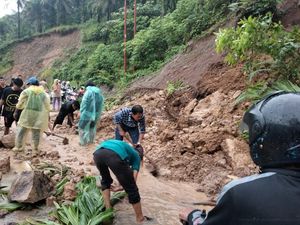 Titik Longsor di Agam Ada 3, Akses Transportasi Tertutup