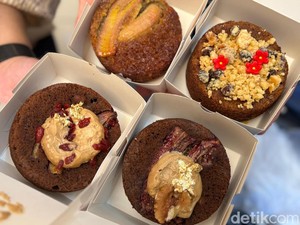 Baru di Blok M! Bolu Pisang Kekinian dengan Varian Caramel hingga Coffee