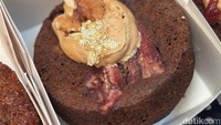 Baru di Blok M! Bolu Pisang Coffee hingga Caramel yang Manis Lembut