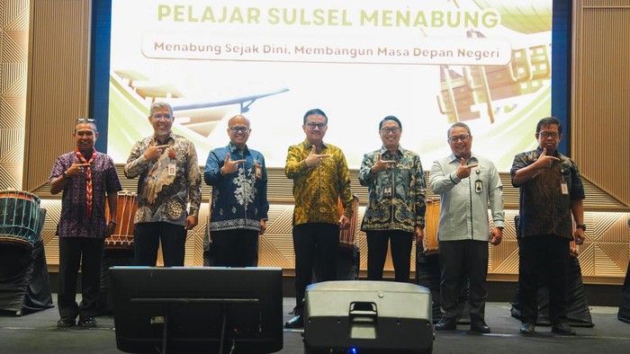 Peluncuran program Pelajar Sulsel Menabung.