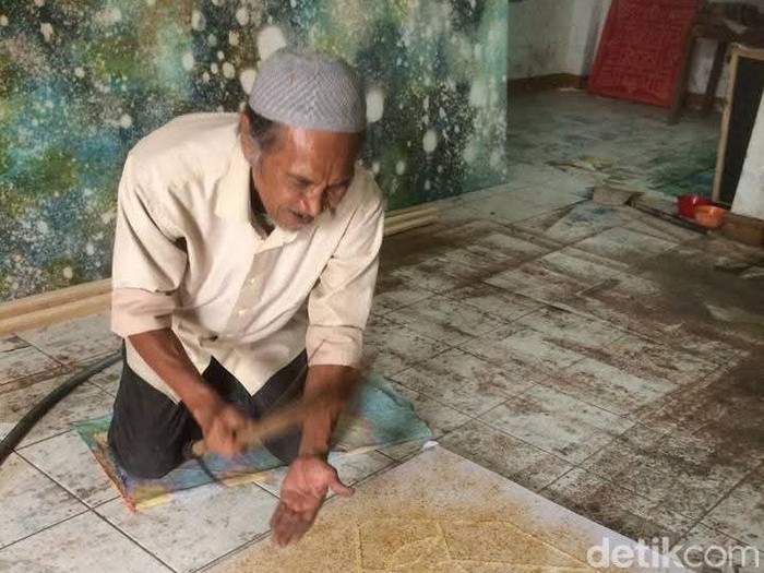 Pembuatan batik nyere