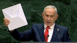 Kelakuan Aneh Netanyahu Pidato di PBB Sambil Bawa Starlink