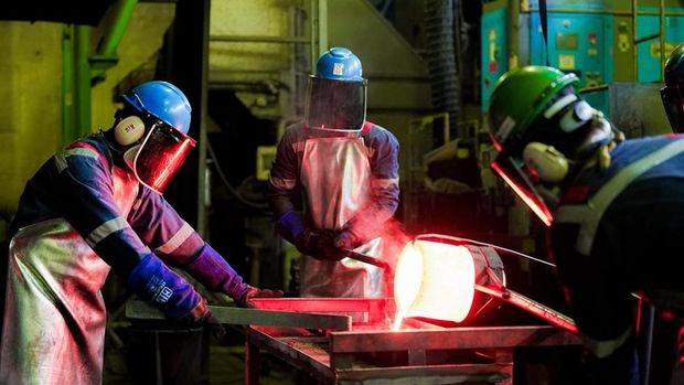 PT Antam (Persero) Tbk (ANTM) membeli 9 ton emas dari fasilitas Precious Metal Refinery (PMR) PT Freeport Indonesia. PT Antam (Persero) Tbk (ANTM) membeli 9 ton emas dari fasilitas Precious Metal Refinery (PMR) PT Freeport Indonesia. (Dok. Antam)