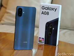 Unboxing Samsung Galaxy A08, Baterai 6.000 mAh Bisa Dicicil Rp 200 Ribuan