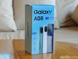 Unboxing Samsung Galaxy A08, Baterai 6.000 mAh Bisa Dicicil Rp 200 Ribuan