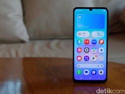 Unboxing Samsung Galaxy A08, Baterai 6.000 mAh Bisa Dicicil Rp 200 Ribuan