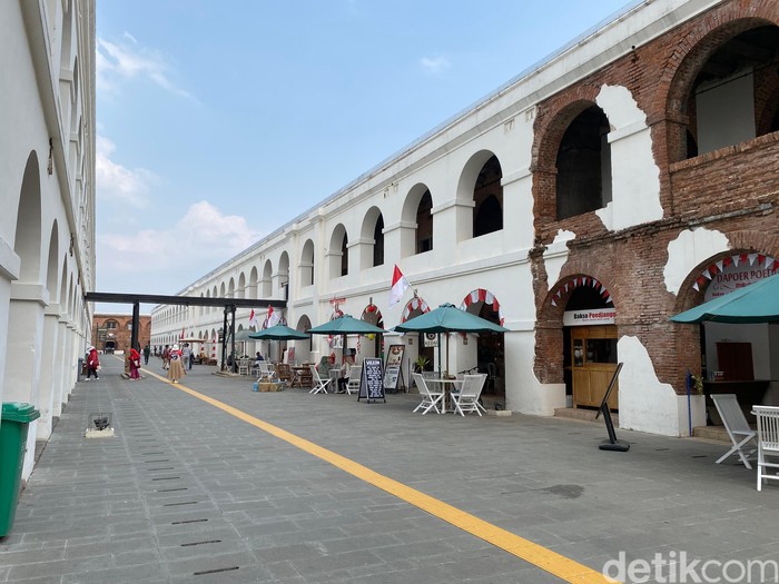 Spesial! Makan Pizza hingga Cordon Bleu di Benteng Abad ke-19