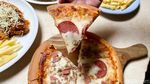 Spesial! Makan Pizza hingga Cordon Bleu di Benteng Abad ke-19