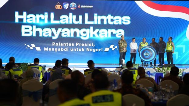 Syukuran Hari Lalu Lintas Bhayangkara ke-71 Syukuran Hari Lalu Lintas Bhayangkara ke-71