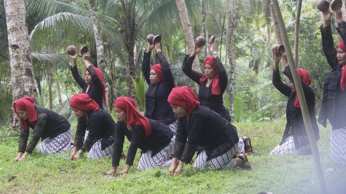 Tarian benjang batok