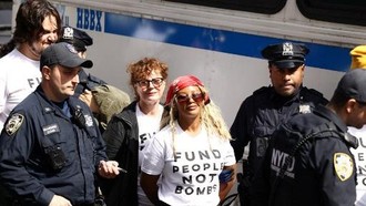 Aktris Hollywood Ditangkap Saat Demo Protes Netanyahu di New York