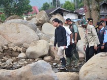 Wapres Gibran Tinjau Lokasi Banjir Bandang di Solok