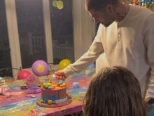 Daddys Little Girl, Zayn Malik Rayakan Ultah Ke-6 Khai di Taman Hiburan
