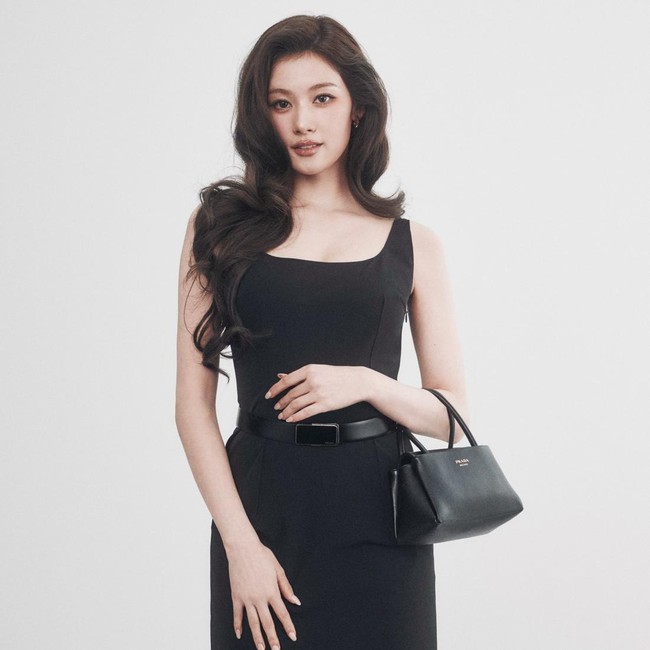 Adu Gaya Sana TWICE, Jaehyun NCT, dan Lee Do Hyun di Peragaan Busana Prada