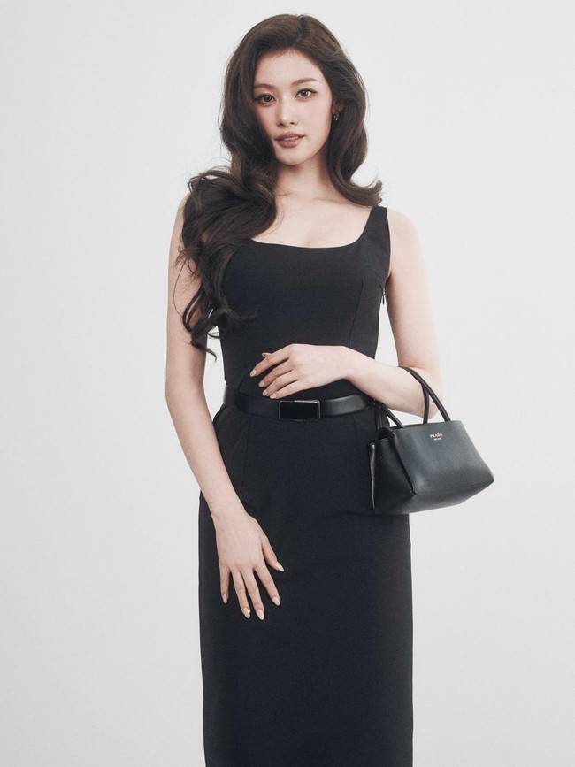 Adu Gaya Sana TWICE, Jaehyun NCT, dan Lee Do Hyun di Peragaan Busana Prada