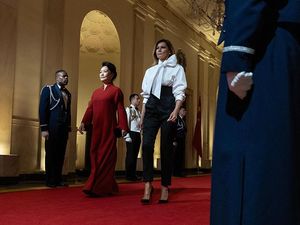 Video Pesona Dua First Lady: Harmoni Gaya Melania Trump dan Peng Liyuan