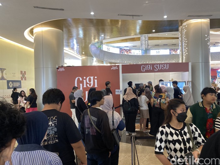 Rela Antre 1 Jam, Demi Cicip Caramel Latte dari Gigi Susu di Foodphoria!