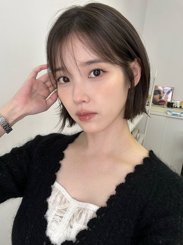 IU