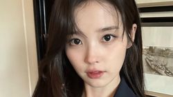 Pilih IU Rambut Pendek atau Panjang, UAENA?