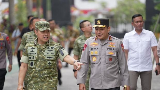 Kapolda Riau dan Pangdam XIX/Tuanku Tambusai bersinergi mencegah karhutla, tanam pohon bareng pelajar Kapolda Riau dan Pangdam XIX/Tuanku Tambusai bersinergi mencegah karhutla, tanam pohon bareng pelajar, Jumat (25/9/2026).