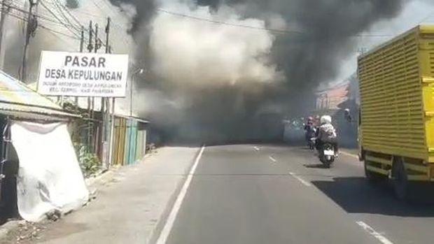 Kebakaran Pasar Kepulungan, Pasuruan. Kebakaran Pasar Kepulungan, Pasuruan.