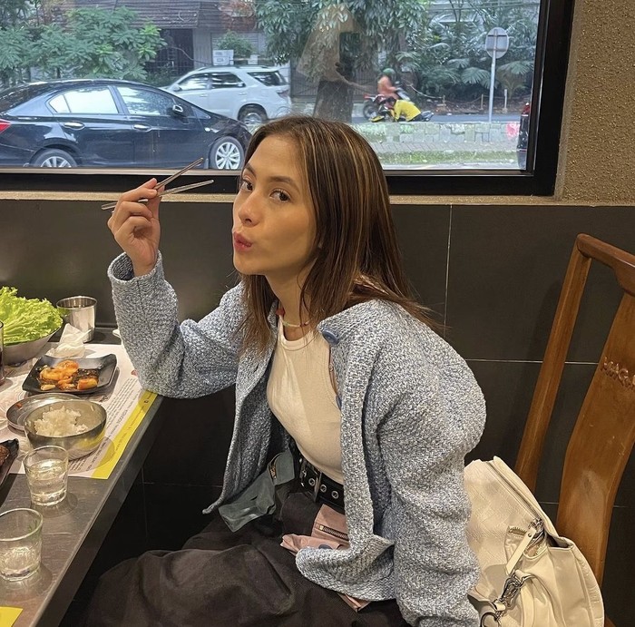 Keseruan Adhisty Zara, Ibu Baru yang Doyan Korean BBQ hingga Hot Pot Keseruan Adhisty Zara, Ibu Baru yang Doyan Korean BBQ hingga Hot Pot