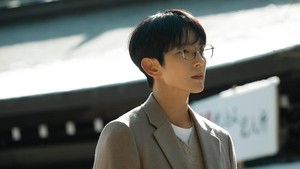 Serial kiDnap GAME menjanjikan ketegangan yang luar biasa, juga permainan emosi antara dua karakter utama. Aksi mereka bisa kamu saksikan mulai 6 Oktober 2026 di Viu. (Foto: dok. Fuji TV/Channel A)