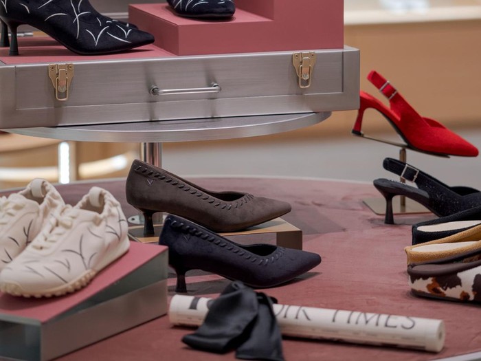 Koleksi Sepatu VIVAIA RE:WORK