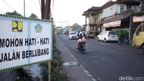 Kondisi aspal Jalan Batur-Jalan Raya Kintamani, Bangli, Sabtu (26/9/2026).
