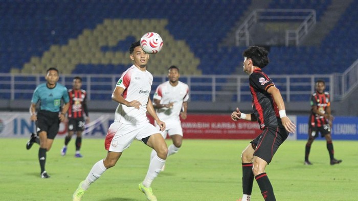 Laga Persipura vs Persis di Stadion Gelora Delta Sidoarjo