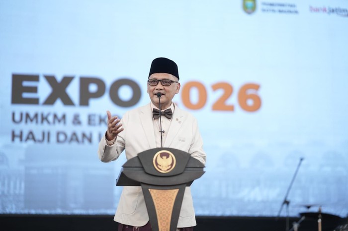 Menteri Haji dan Umrah RI Mochamad Irfan Yusuf dalam Expo UMKM dan Ekosistem Haji dan Umrah 2026 dan kick of Manasik Haji Akbar Nasional yang dipusatkan di stadion Wilis Kota Madiun Jawa Timur, Jumat (25/9/2026).