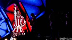 Nassar Bikin Heboh Pestapora dengan Kostum Komidi Putar
