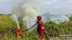 Lahan Terbakar Mengarah ke Tol dan Permukiman di Ogan Ilir, Kini Sudah Padam