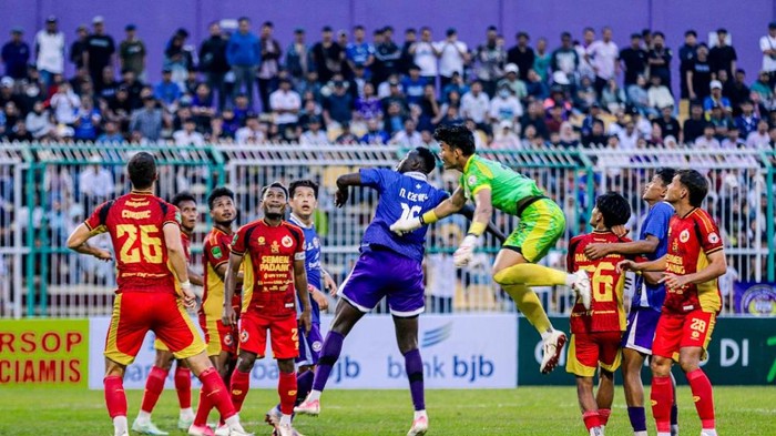 Pertandingan PSGC Ciamis vs Semen Padang di Stadion Galuh.
