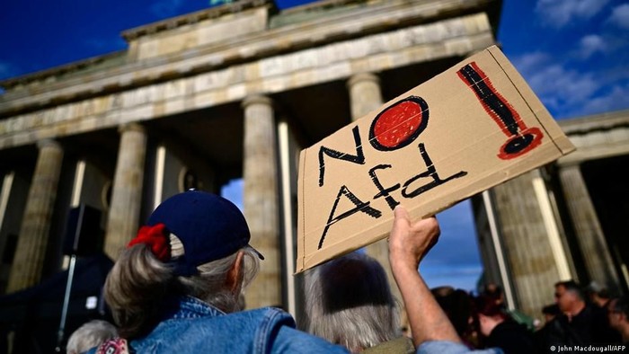 Protes anti-AfD di Gerbang Brandenburg, Berlin, Jerman (John Macdougall/AFP)