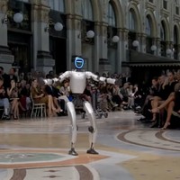 Kontroversi Robot Humanoid Tampil di Fashion Show, Banjir Kritik