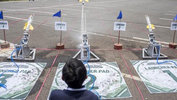 Ajang ini menjadi wadah bagi pelajar untuk mengasah kemampuan berpikir kritis dan pemecahan masalah. Peserta juga diperkenalkan pada penerapan ilmu sains dan fisika melalui kegiatan yang dikemas dalam bentuk kompetisi. ANTARA FOTO/Abdan Syakura