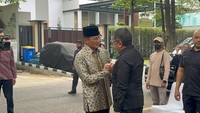 Suasana Rumah Duka Guruh Soekarnoputra, Pelayat Mulai Berdatangan