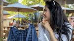 Sweet! Momen Kulineran Maudy Koesnaedi Bareng Keluarga Kecilnya