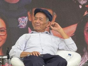 Momen Mencekam Ahmad Tohari Pernah Dituduh PKI, Dibebaskan karena Gus Dur