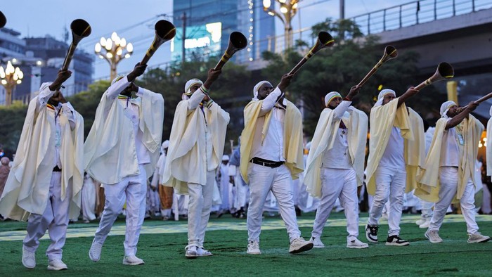 Ethiopian Orthodox choir members sing during the Meskel Festival to commemorate the discovery of the True Cross on which Jesus Christ was crucified, at Meskel Square in Addis Ababa, Ethiopia September 26, 2026. REUTERS/Tiksa Negeri