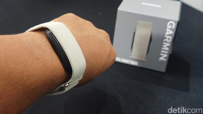 Unboxing Garmin CIRQA, Smart Band Pemantau Kesehatan Tanpa Layar