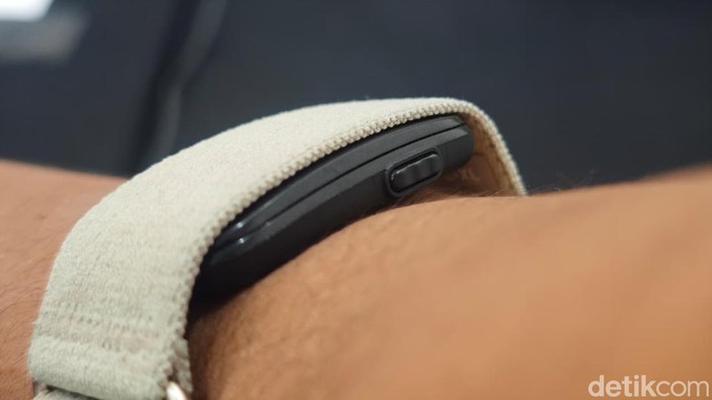 Garmin CIRQA hadir tanpa layar dan dirancang untuk mengumpulkan data aktivitas, tidur, serta recovery yang kemudian dapat dipantau melalui Garmin Connect.