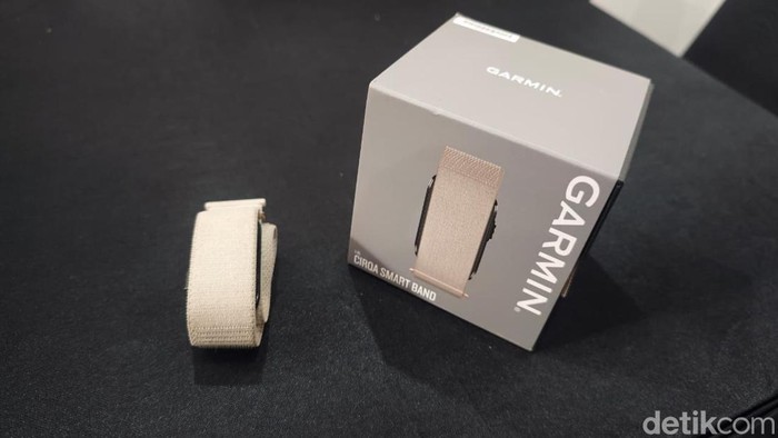 Unboxing Garmin CIRQA, Smart Band Pemantau Kesehatan Tanpa Layar