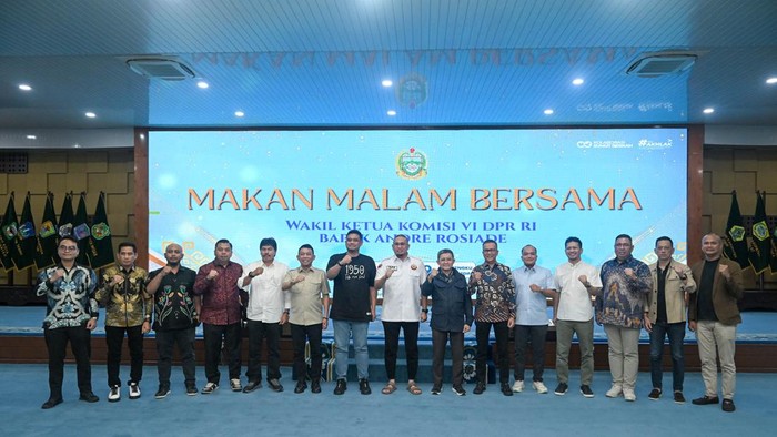 Gubernur Sumut, Bobby Nasution berdiskusi dan  makan malam bersama Wakil Ketua Komisi VI DPR RI Andre Rosiade dan Asosiasi Pengembang Perumahan Sumut di Aula Tengku Rizal Nurdin, Rumah Dinas Gubernur Sumut, Jalan Sudirman No. 41, Medan, Sabtu Malam (26/9/2026). (
